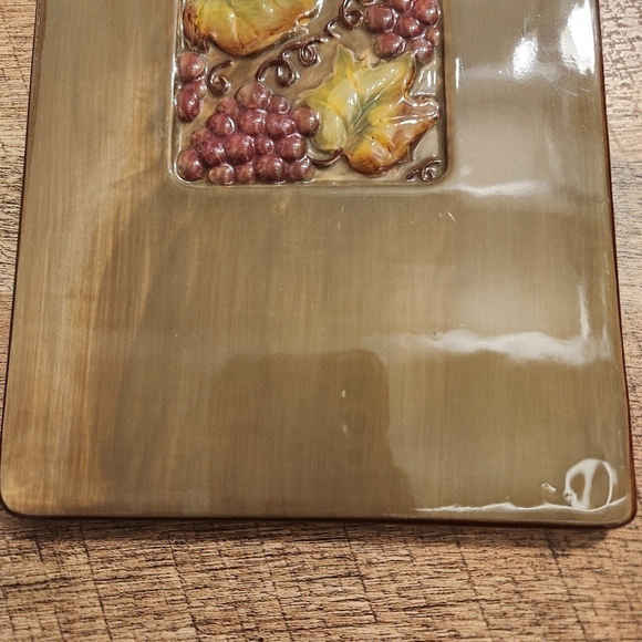 Ceramic Cheese Board with Grapes Design - Picture 5 of 8